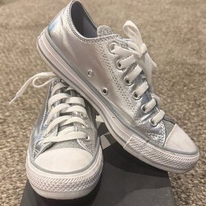 Silver Metallic / glitter converse
